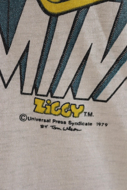 Vintage 1970s 70s cream beige Ziggy Tom Wilson cotton print sports sportswear t shirt 40” chest cartoon character Cedar Point theme park USA