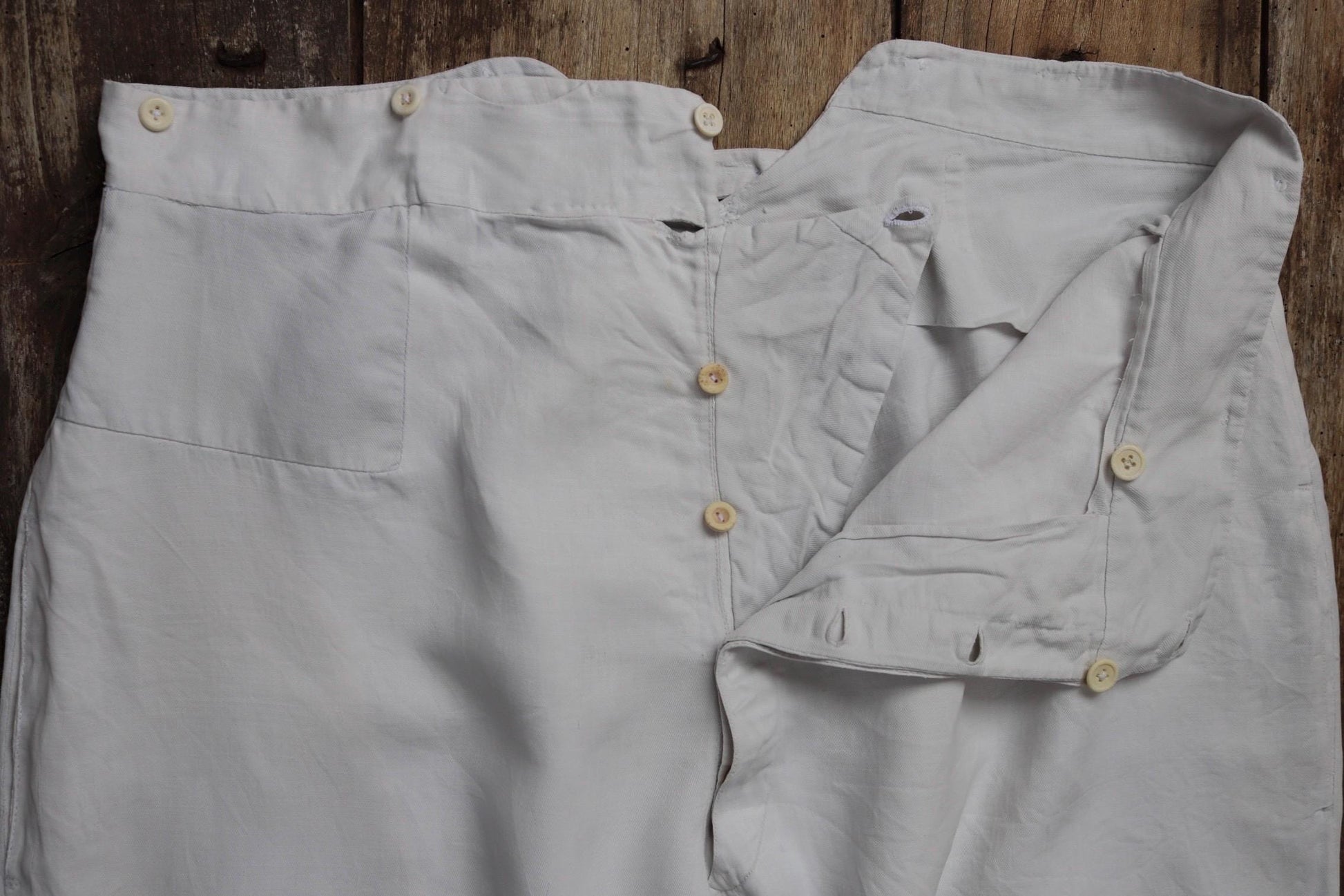 Vintage 1910s 20s French workwear trousers - antique white cotton pants - 41” x 31” - fishtail buckle back - balloon leg - bone buttons