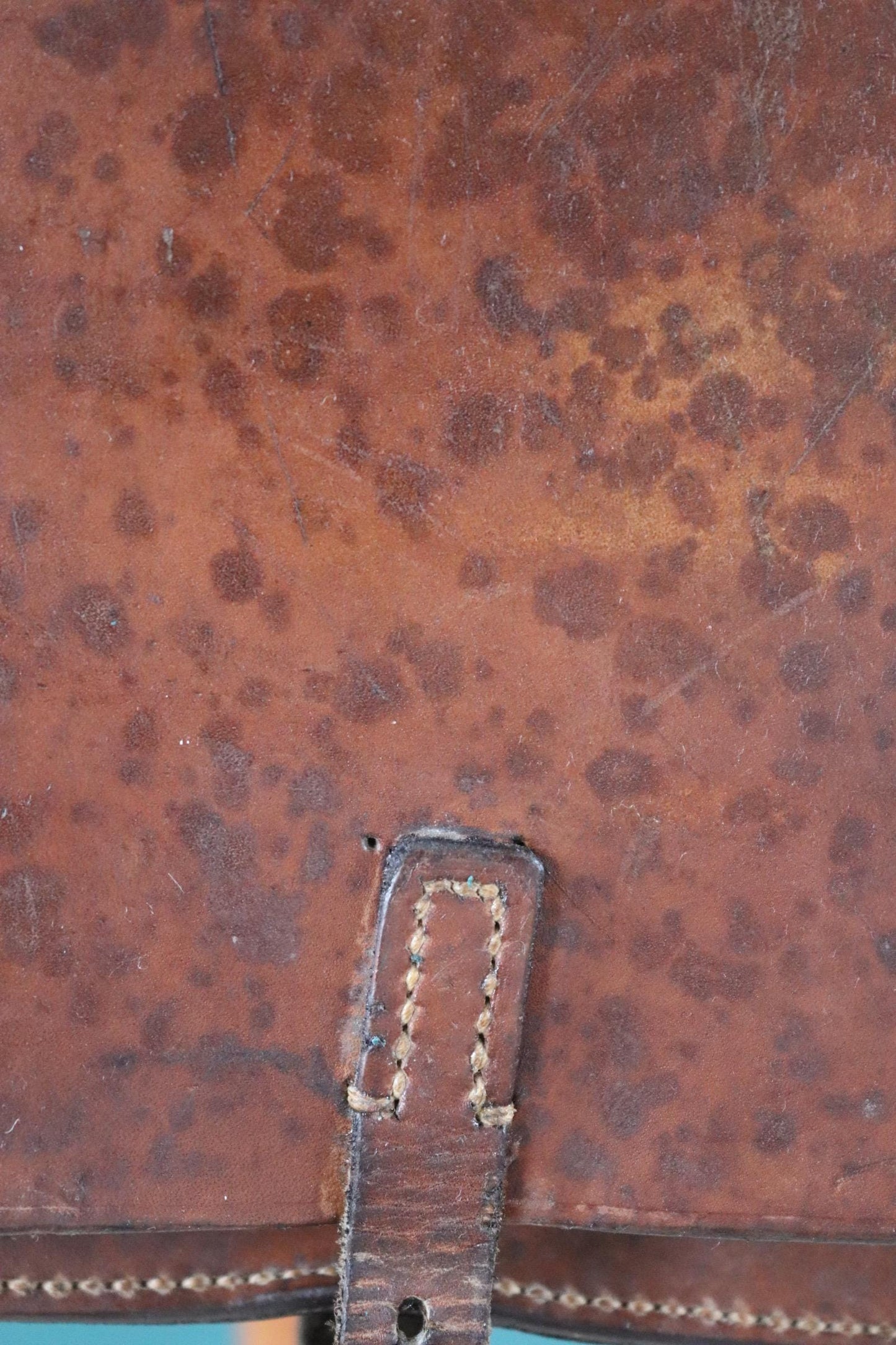 Vintage 1930s 40s brown leather bag - Swedish military workwear - shoulder satchel - luggage for tablet,