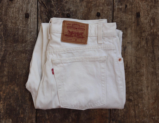 Vintage 1990s 90s Levis 512 Levi Strauss off white red tab small e denim barrel leg mom jeans button fly 30” x 29” mod made in USA