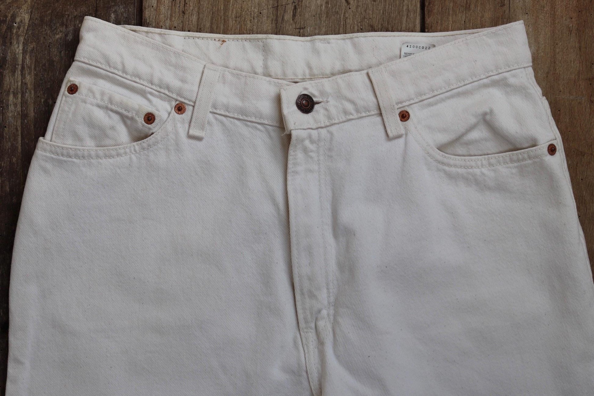 Vintage 1990s 90s Levis 512 Levi Strauss off white red tab small e denim barrel leg mom jeans button fly 30” x 29” mod made in USA