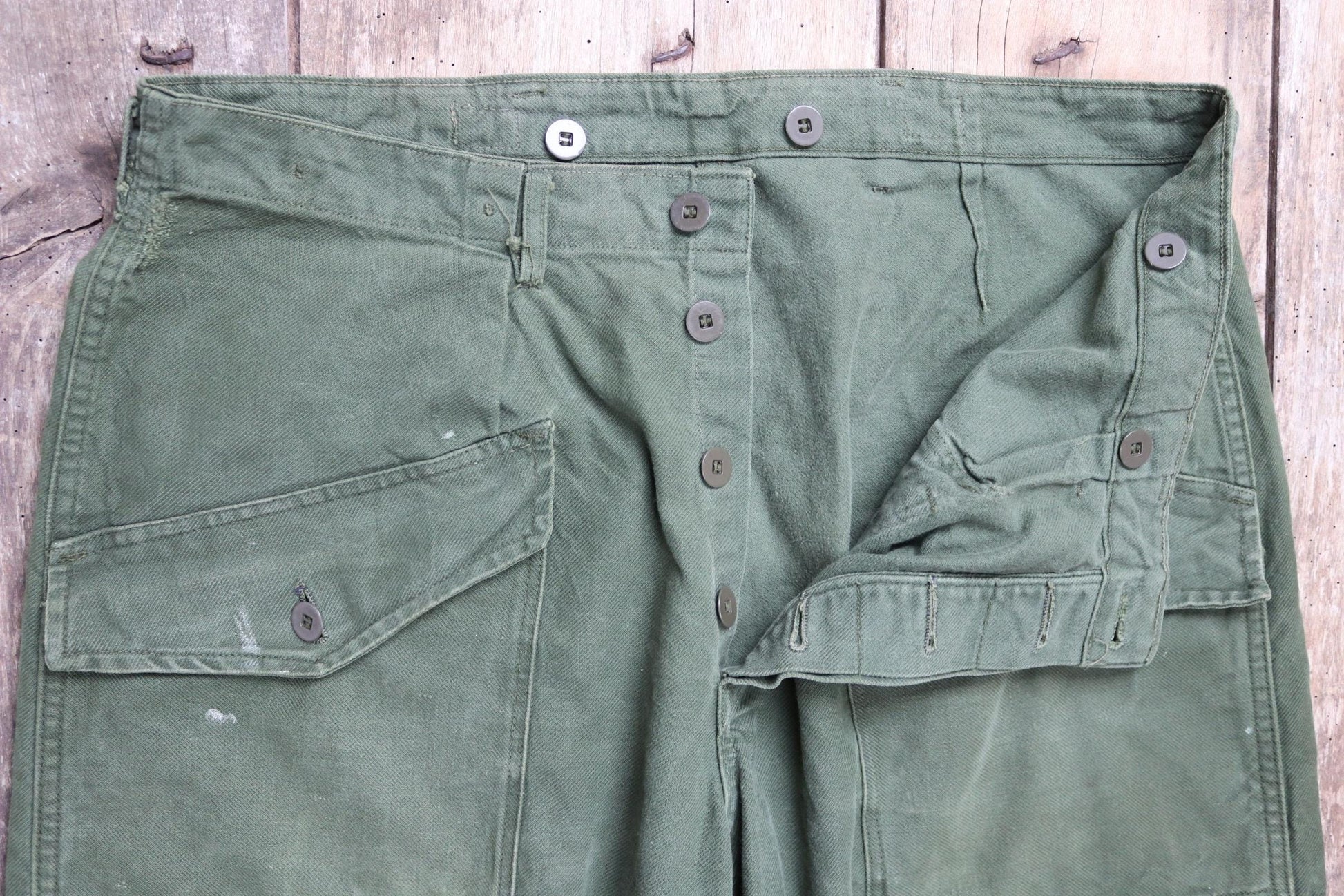 Vintage 1980s 80s Swedish air force military green cotton twill utility cargo trousers pants workwear work chore 36” x 30”