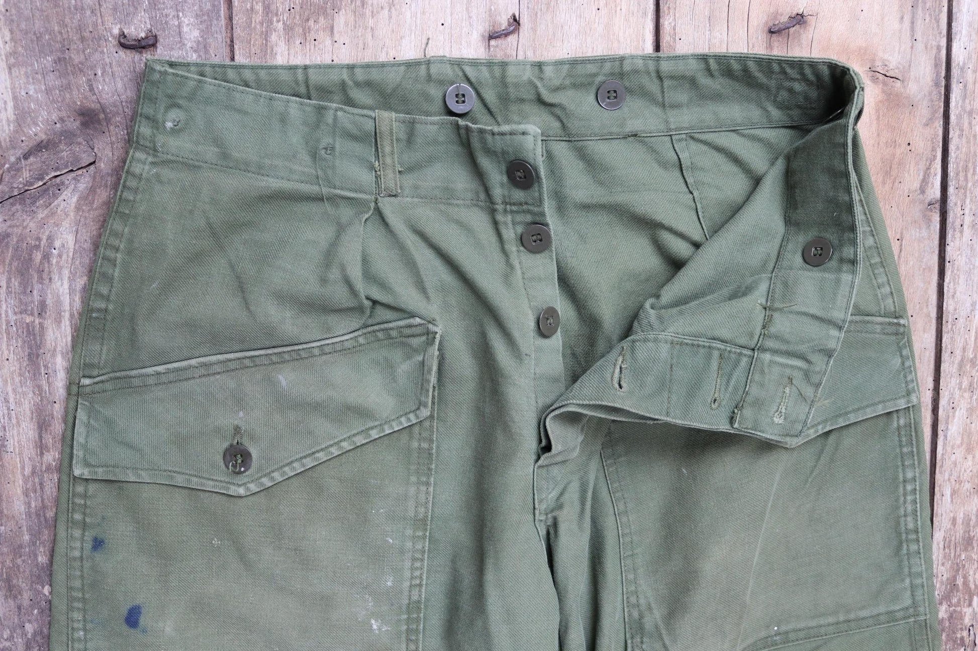 Vintage 1980s cargo trousers - Swedish air force utility pants - military workwear - green cotton twill - 32” x 30”