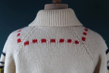 Vintage 1960s 60s hand knitted cream black red thick wool cowichan sweater cardigan jumper knit zipper shawl collar 45” chest veteran car
