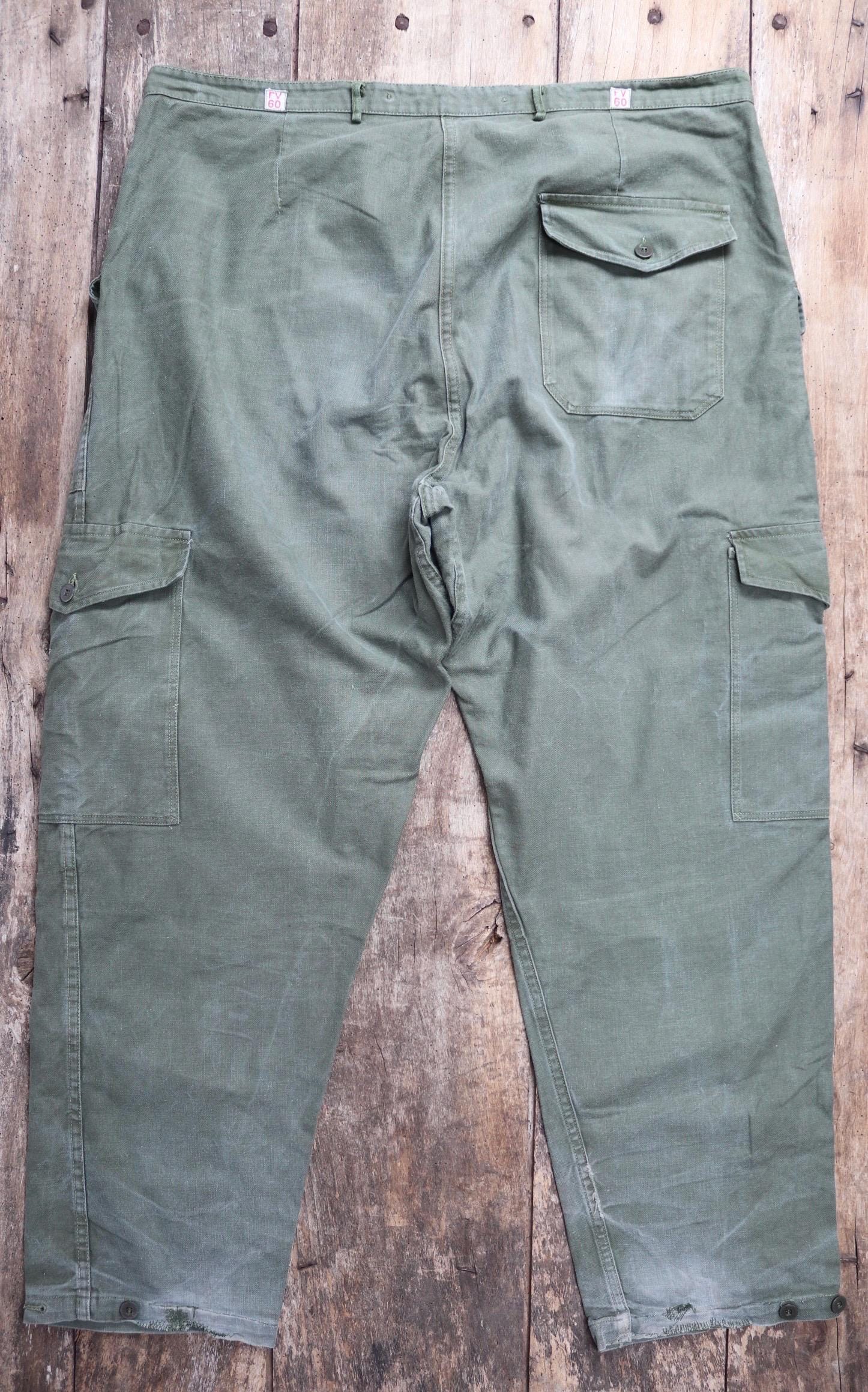 Vintage 1980s 80s Swedish air force military green cotton twill utility cargo trousers pants workwear work chore 45” x 33”