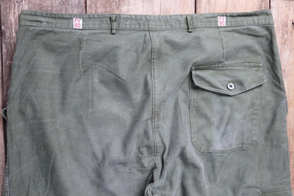 Vintage 1980s 80s Swedish air force military green cotton twill utility cargo trousers pants workwear work chore 45” x 33”