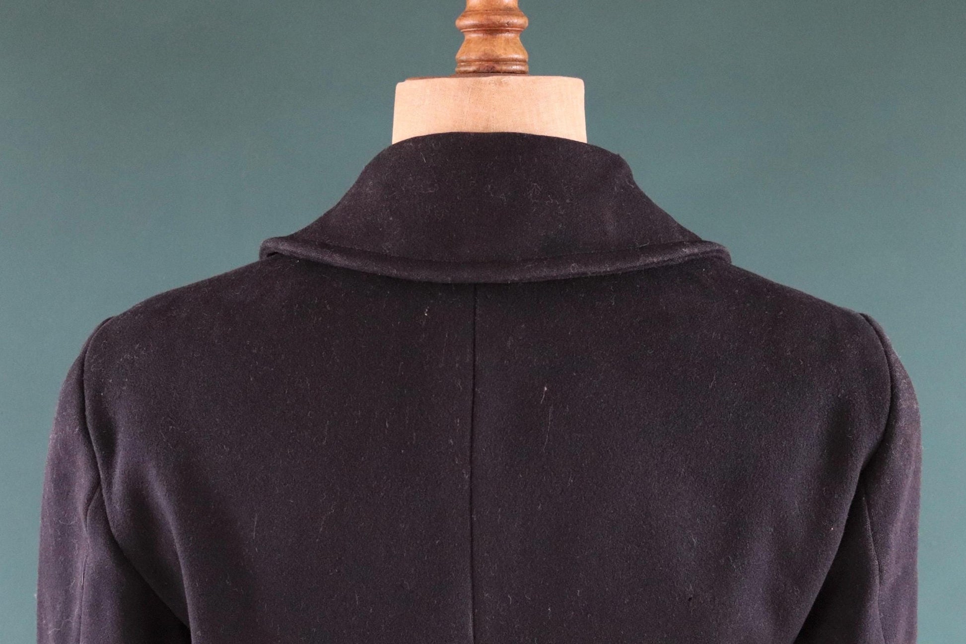 Vintage 1940s pea coat - WW2 USN wool jacket - US navy deck - 41" chest - military - double breasted reefer