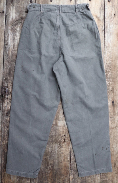 Vintage cargo pants trousers 1940s 1950s Swedish military women’s cotton twill utility field workwear work chore 26” 28” x 28”