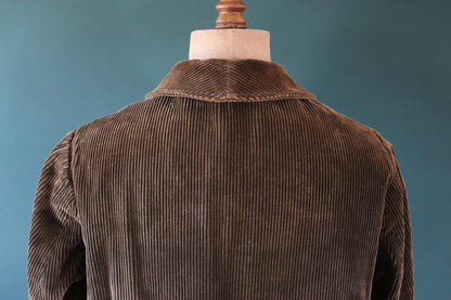 Vintage French workwear jacket brown velours corduroy 1940s 1950s hunting shooting 46” chest chore venery scene buttons