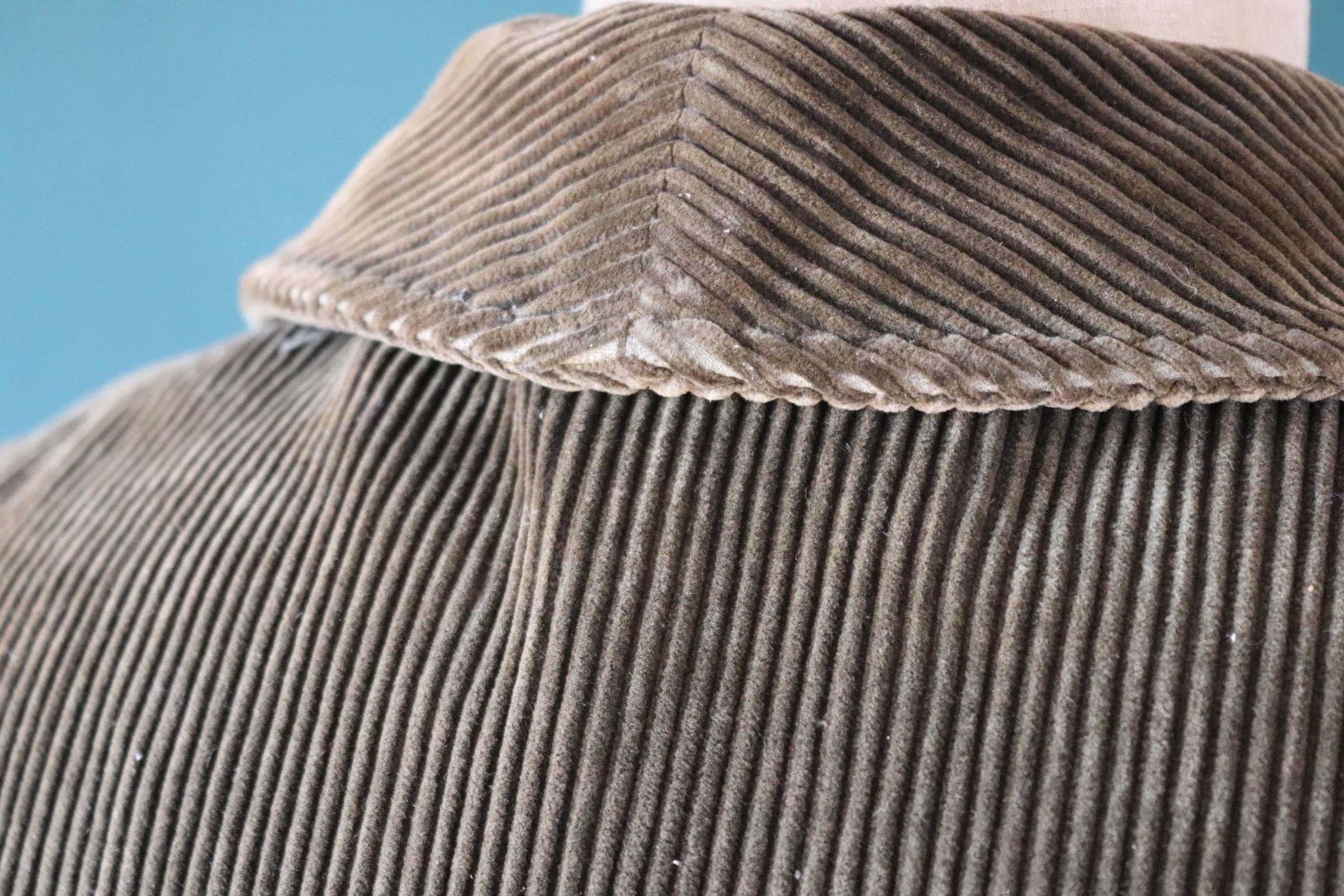 Vintage 1940s French corduroy workwear jacket - hunting coat - 46