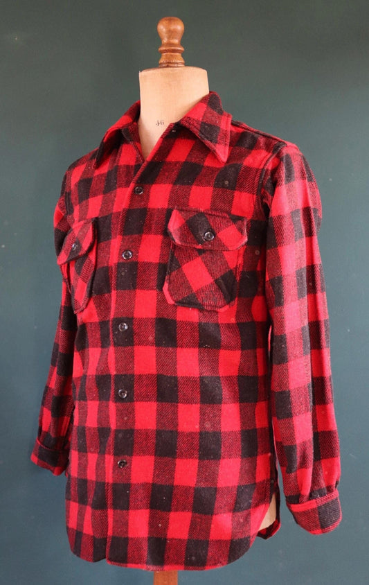 Vintage 1960s 60s red black buffalo plaid thick wool shirt Soo Wool 39” chest hunting camping workwear hunting logger
