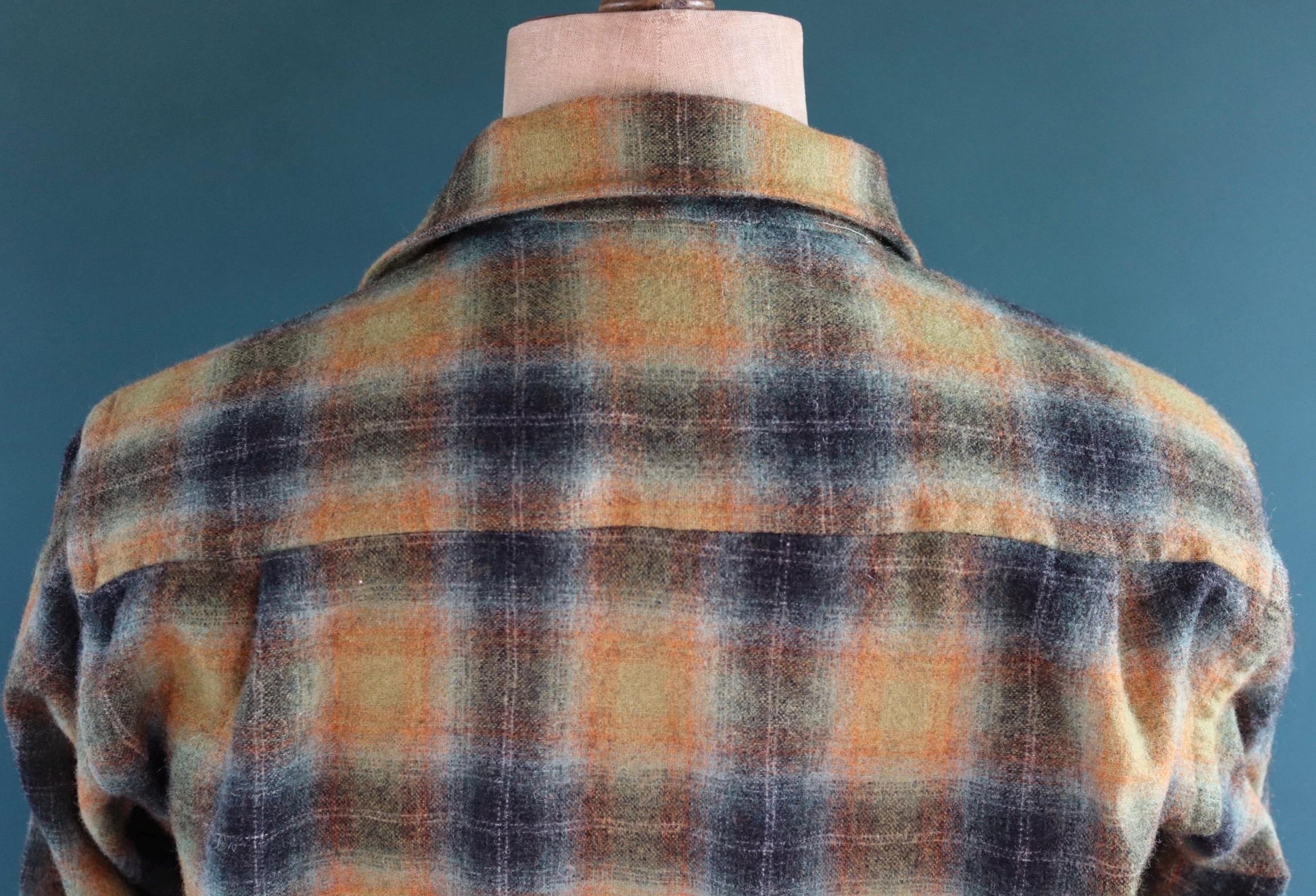 Vintage 1960s 60s 1970s 70s green blue black shadow plaid wool shirt Penneys Towncraft 45” chest loop collar