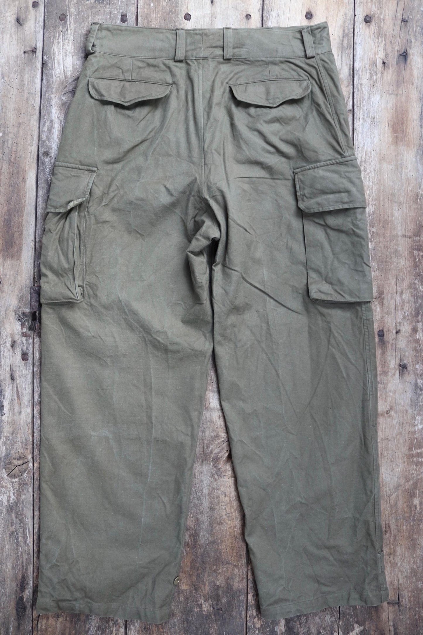 Vintage French workwear trousers cargo pants M47 M-47 khaki green 1940s 1950s cotton overalls army military 37” x 31” work chore