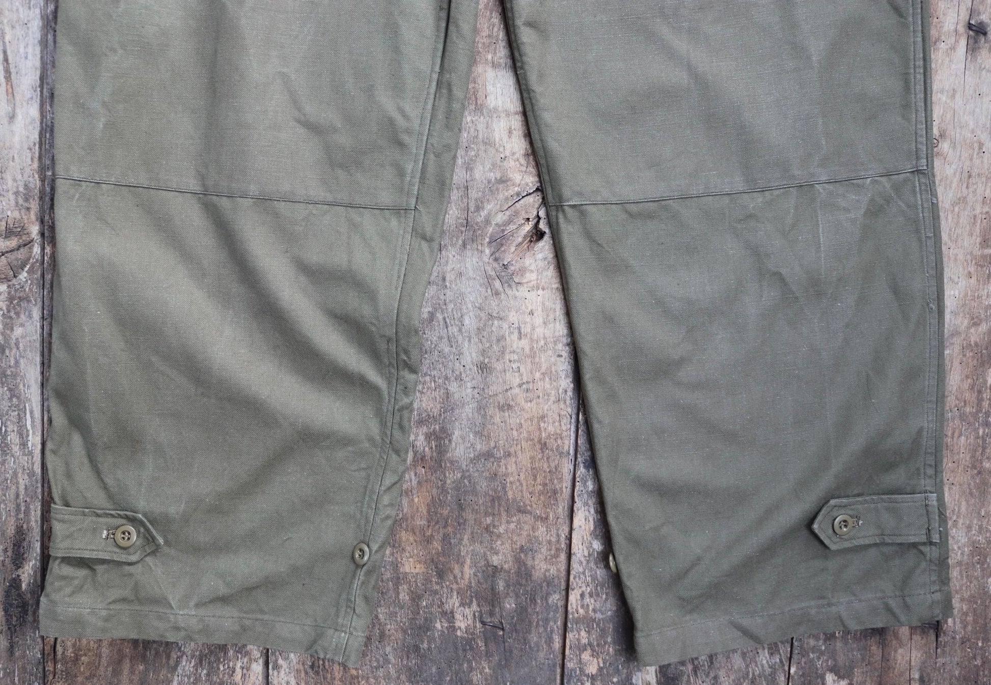 Vintage French workwear trousers cargo pants M47 M-47 khaki green 1940s 1950s cotton overalls army military 37” x 31” work chore