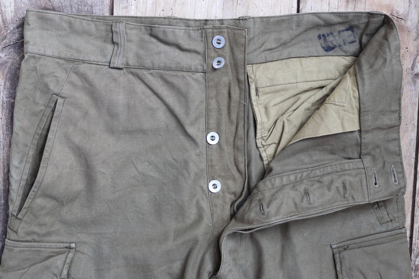 Vintage French workwear cargo pants trousers M47 M-47 khaki green cotton overalls army military 36” x 31” work chore 1940s 1950s