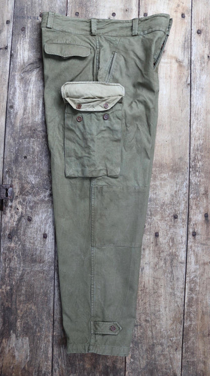 Vintage French workwear trousers cargo pants M47 M-47 khaki green cotton overalls army military 35” x 30” 1940s 1950s work chore