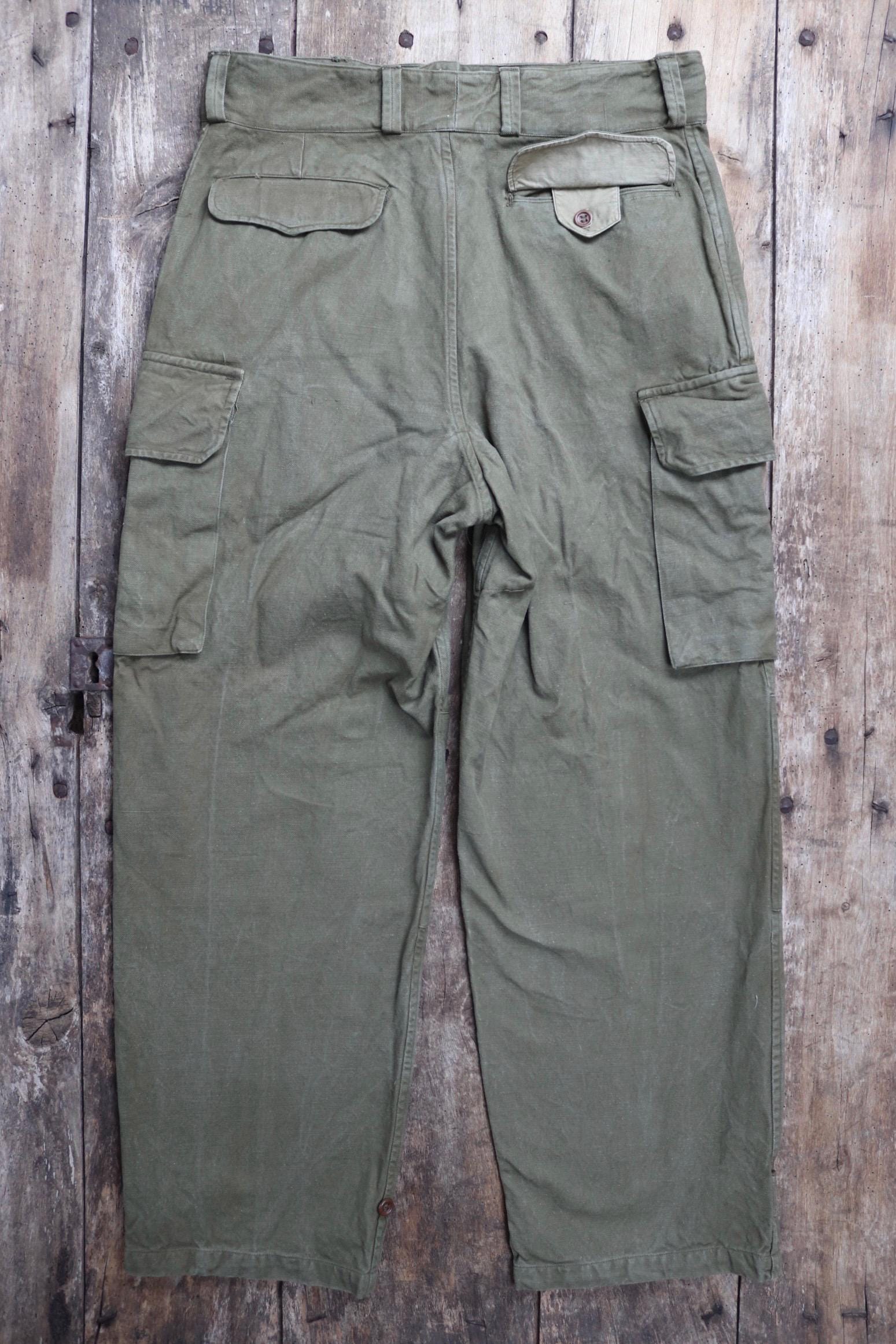 Vintage French military workwear trousers - 1950s 40s cargo pants - M47 - khaki green cotton army overalls - 35” x 30”