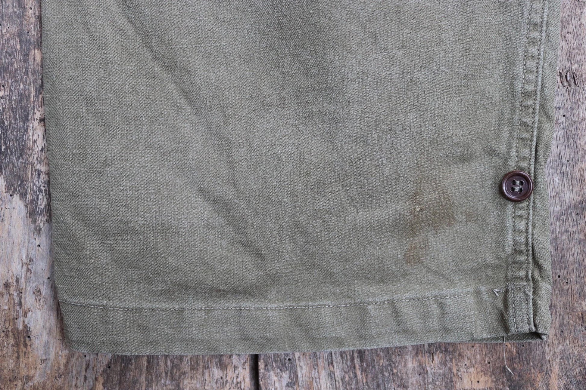 Vintage French workwear trousers cargo pants M47 M-47 French khaki green cotton overalls army military 35” x 29” 1940s 1950s work chore