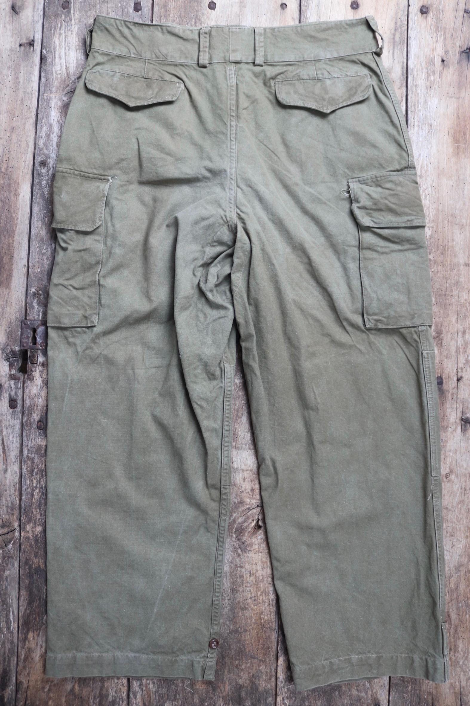 Vintage French workwear trousers cargo pants 1940s 1950s M47 M-47 khaki green cotton overalls army military 37” x 29” work chore