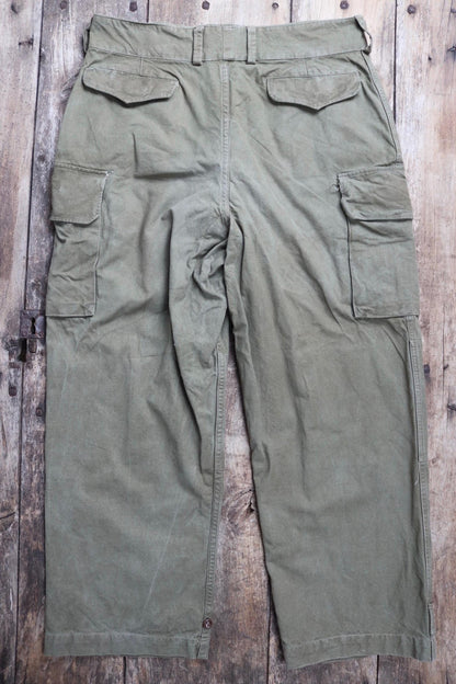 Vintage French military workwear trousers - 1940s 50s cargo pants - M47 army overalls - khaki green cotton - 37” x 29”