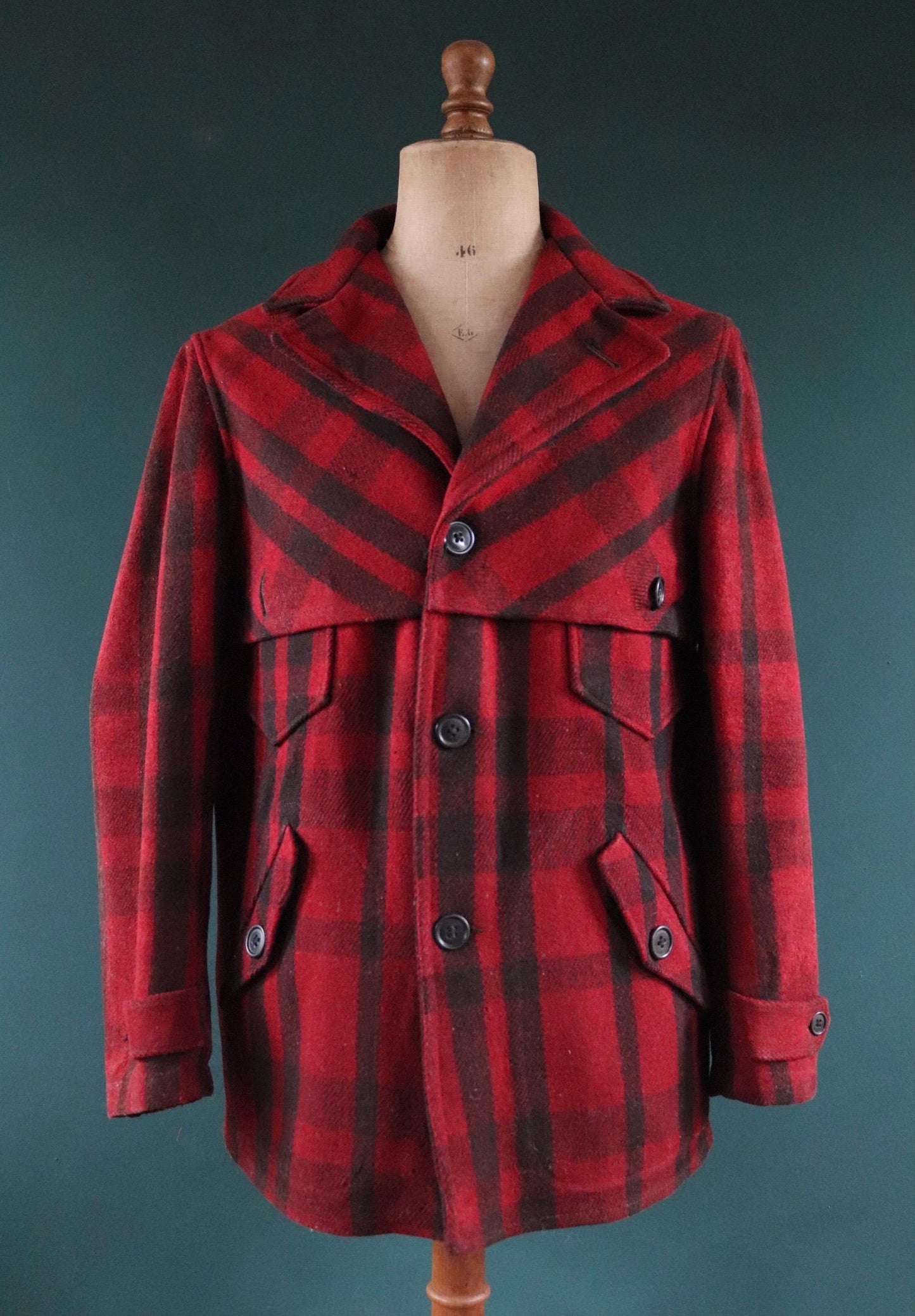 Vintage 1930s 30s 1940s 40s red black plaid JC Penney buffalo plaid wool hunting mackinaw jacket 45” chest workwear work chore logger