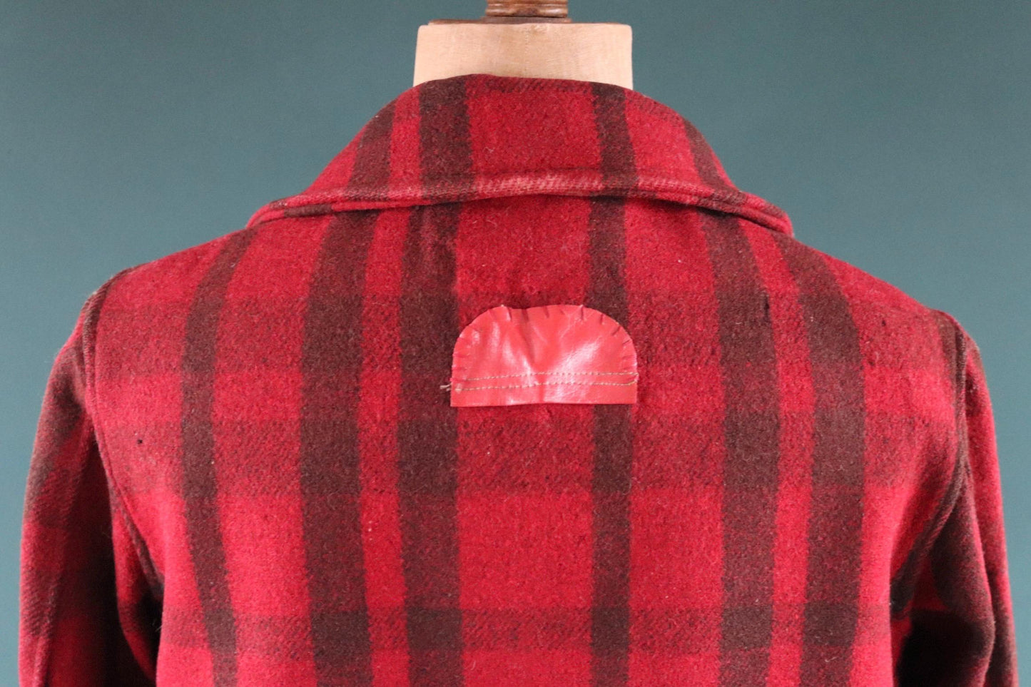 Vintage 1930s 30s 1940s 40s red black plaid JC Penney buffalo plaid wool hunting mackinaw jacket 45” chest workwear work chore logger