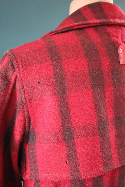 Vintage 1930s 30s 1940s 40s red black plaid JC Penney buffalo plaid wool hunting mackinaw jacket 45” chest workwear work chore logger