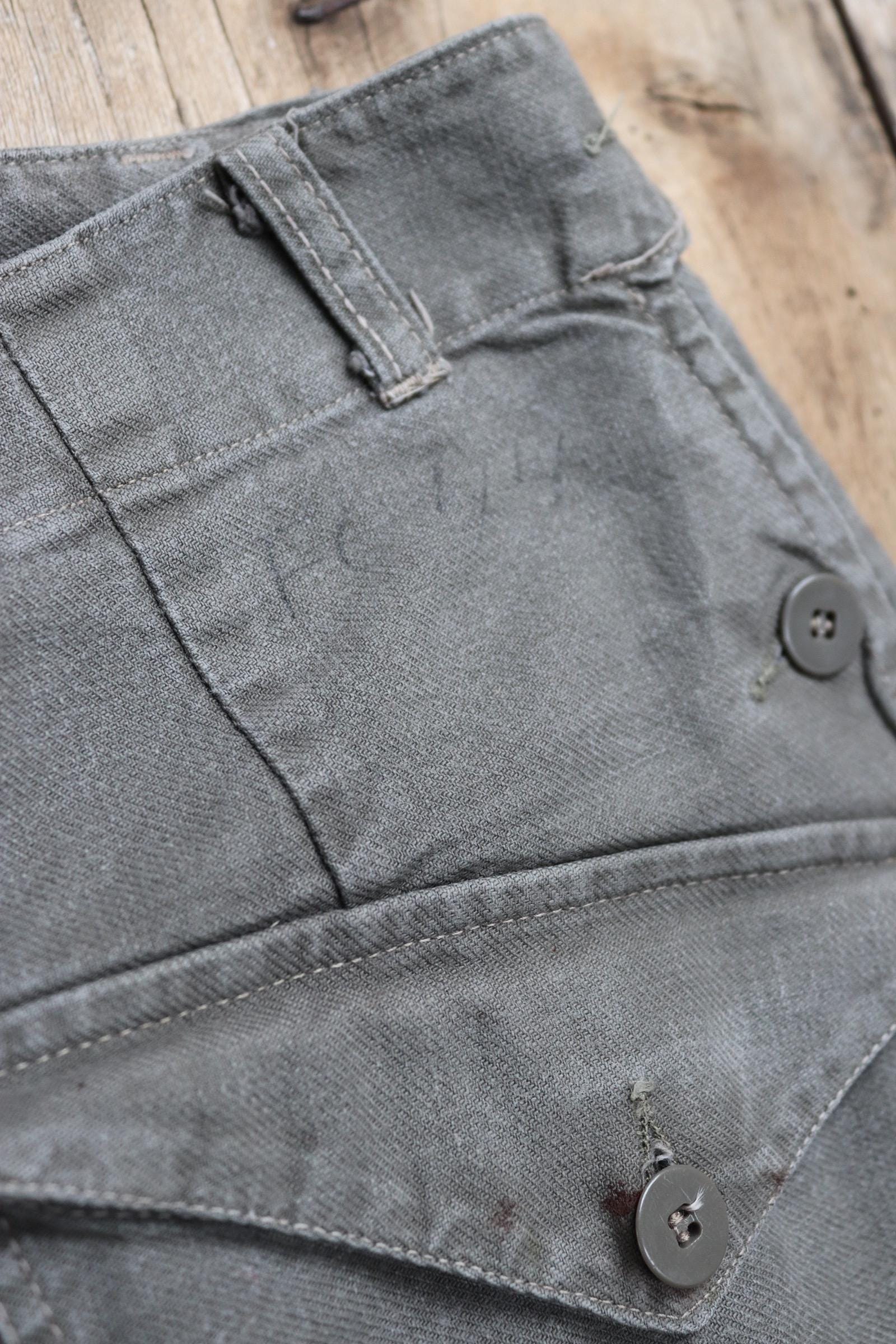 Vintage cargo pants trousers 1940s 1950s Swedish military women’s cotton twill utility field workwear work chore 26” 28” x 28”
