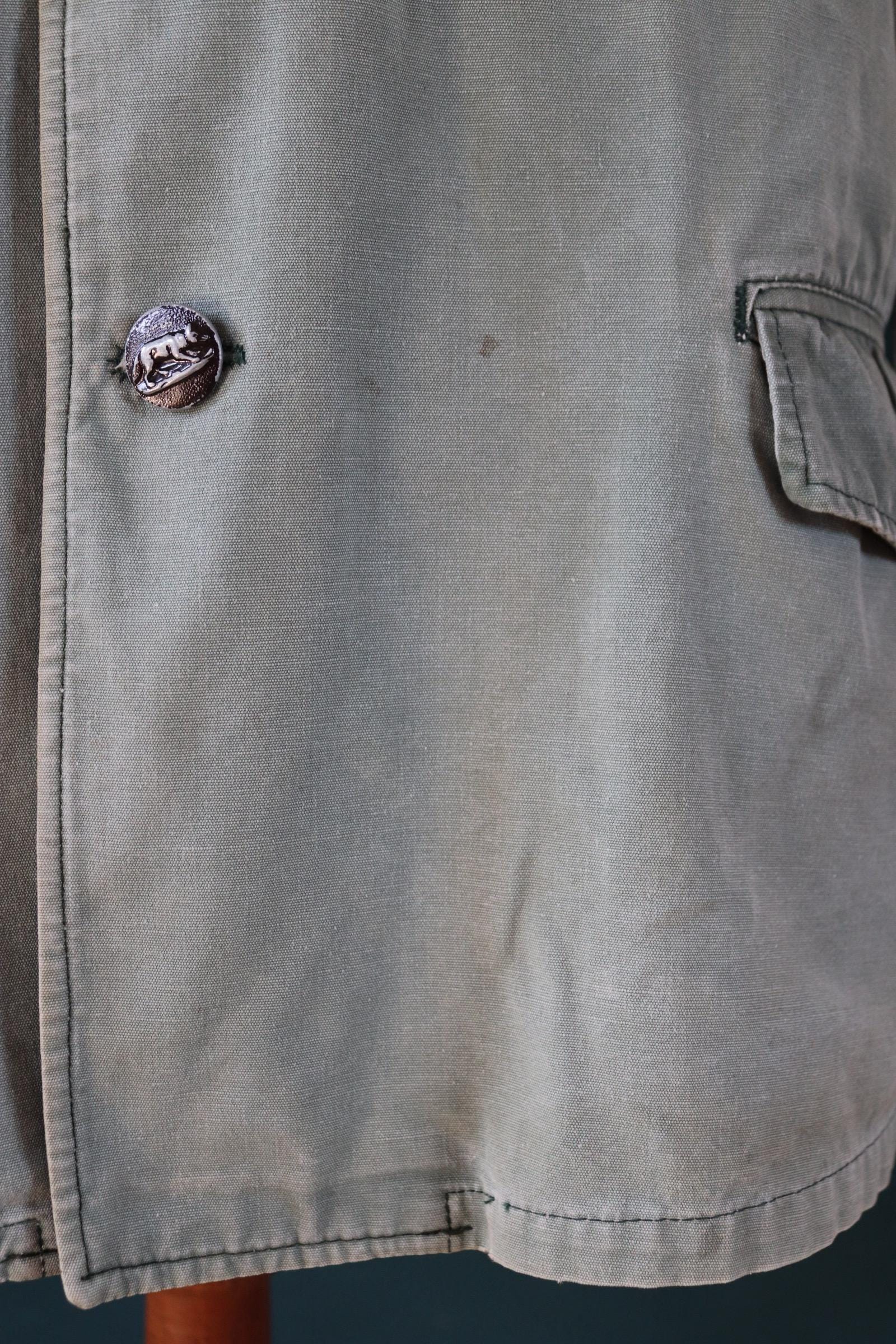Vintage French workwear jacket 1950s green cotton canvas hunting shooting work chore venery scene buttons 50” chest
