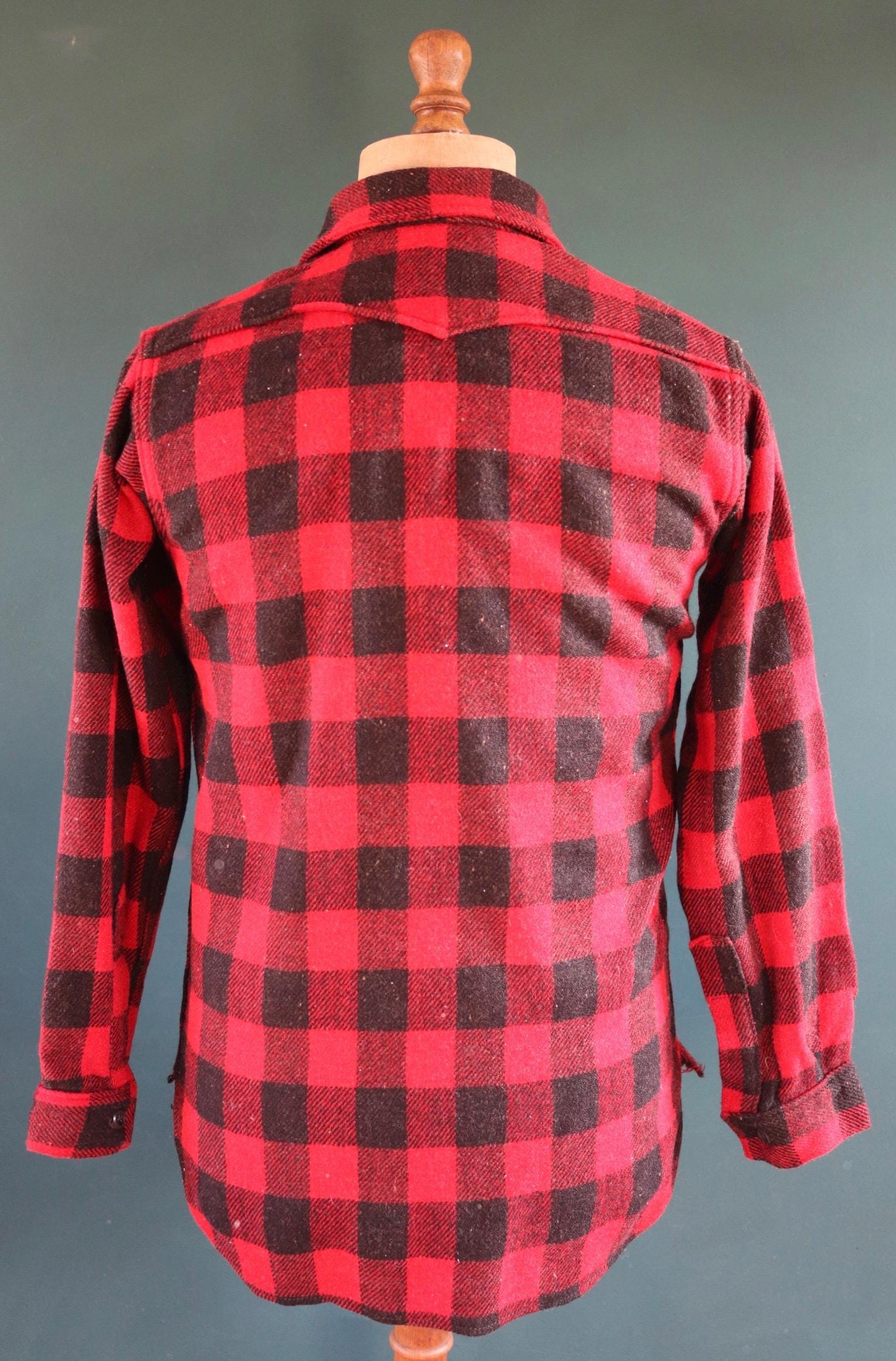 Vintage 1960s 60s red black buffalo plaid thick wool shirt Soo Wool 39” chest hunting camping workwear hunting logger