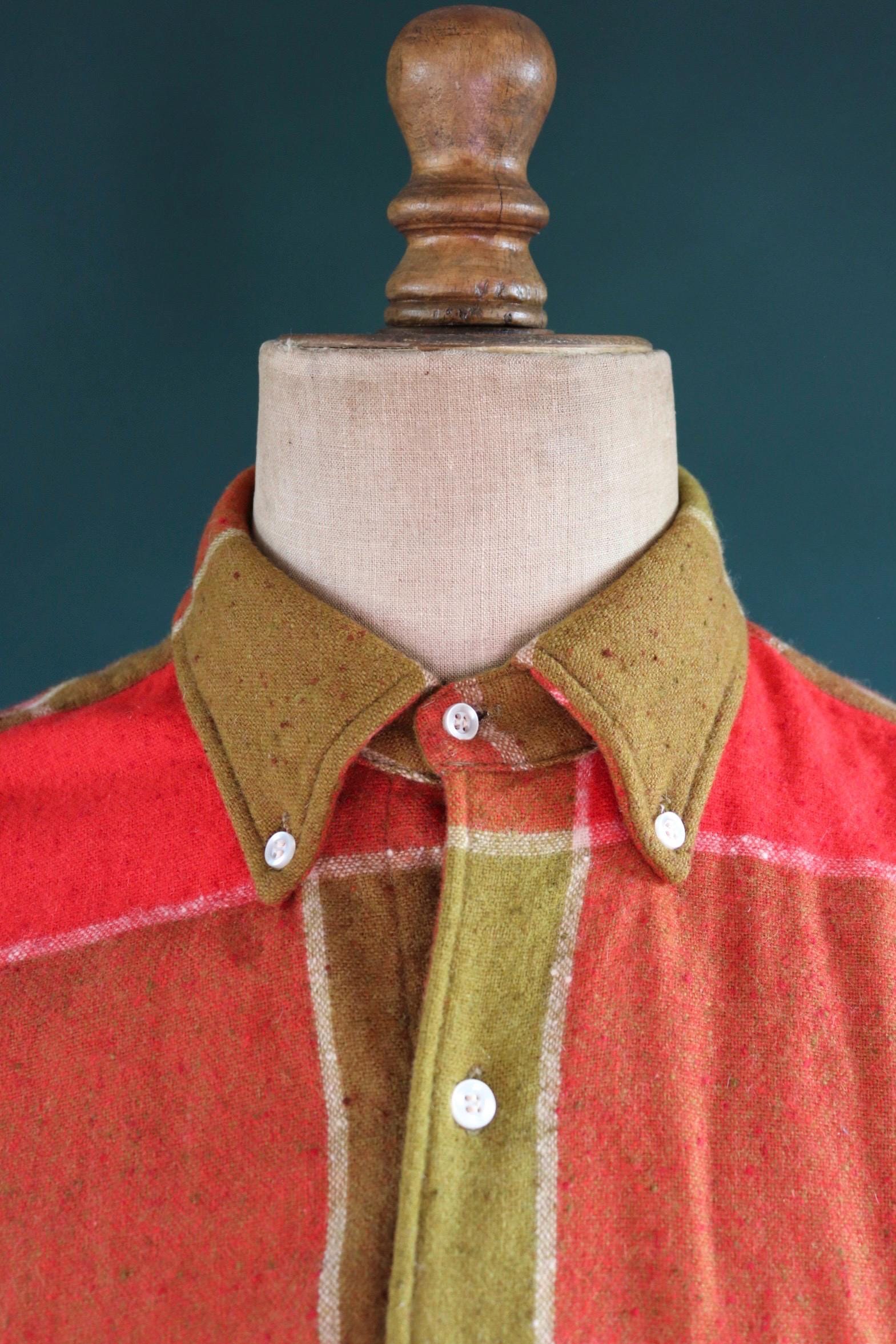 Vintage 1970s 70s Kennington California nubby windowpane checked short sleeve button down collar shirt mustard red 47" chest Ivy style
