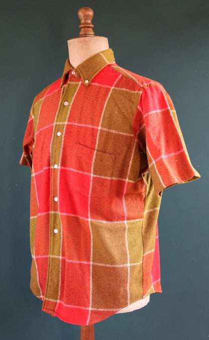 Vintage 1970s 70s Kennington California nubby windowpane checked short sleeve button down collar shirt mustard red 47" chest Ivy style