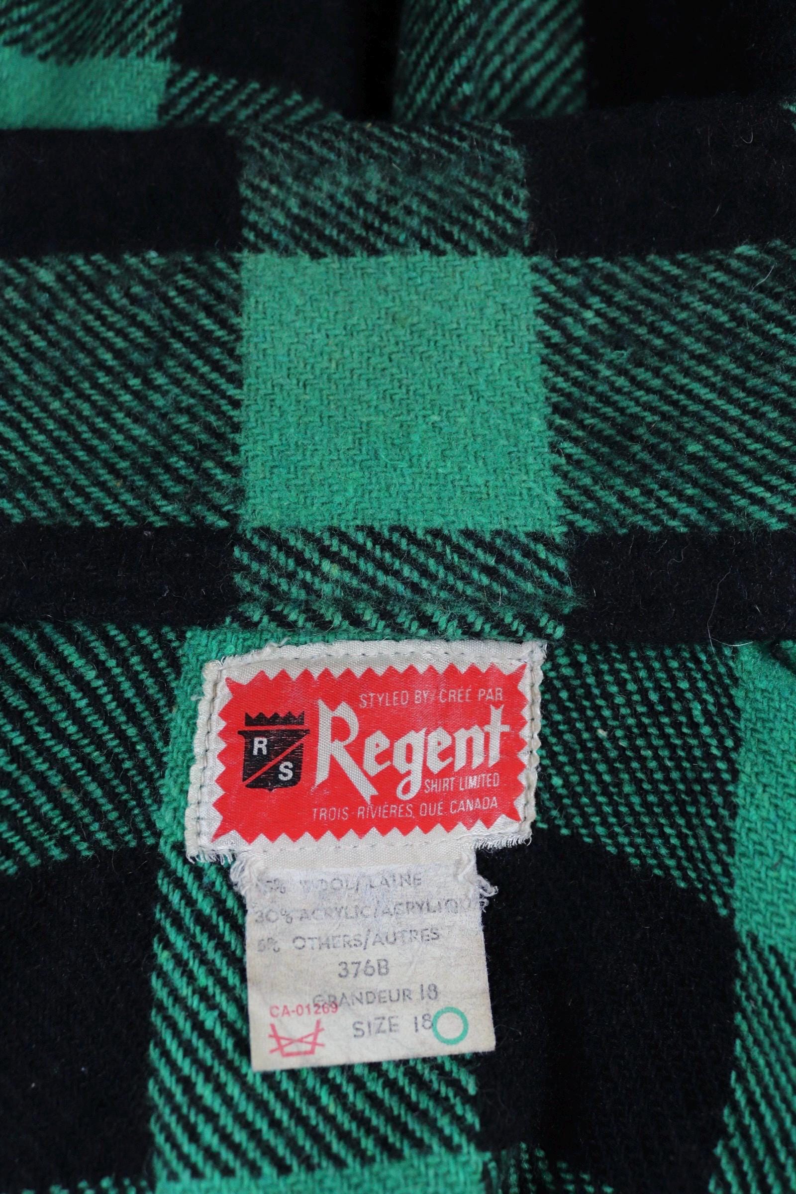 Vintage 1970s 70s green black buffalo plaid thick wool shirt Regal made in Canada 40” chest hunting camping workwear hunting logger