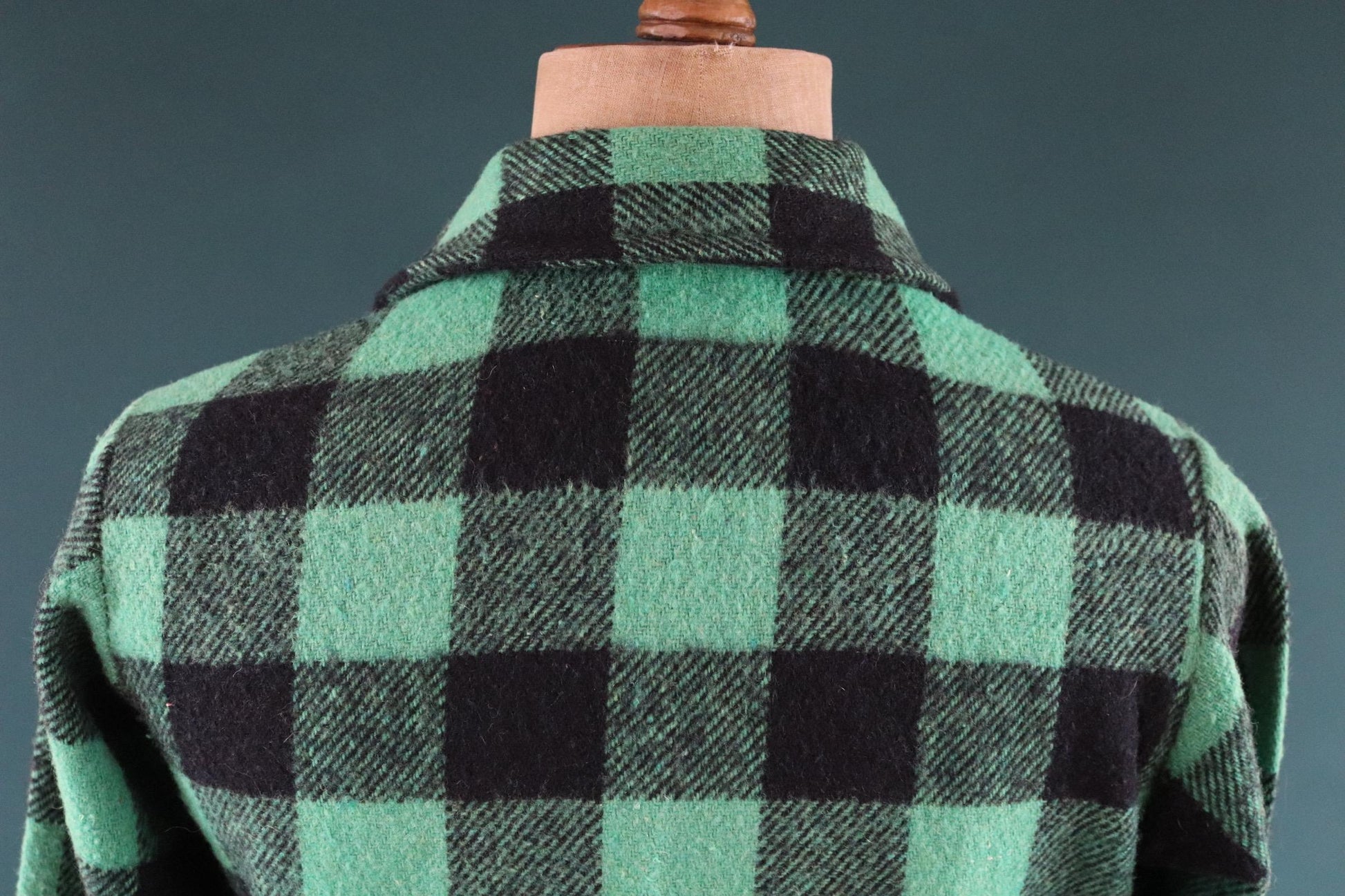 Vintage 1970s 70s green black buffalo plaid thick wool shirt Regal made in Canada 40” chest hunting camping workwear hunting logger