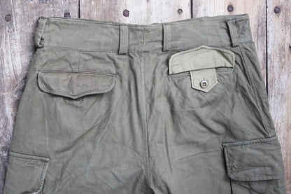 Vintage French workwear trousers cargo pants M47 M-47 khaki green 1940s 1950s cotton overalls army military 37” x 31” work chore