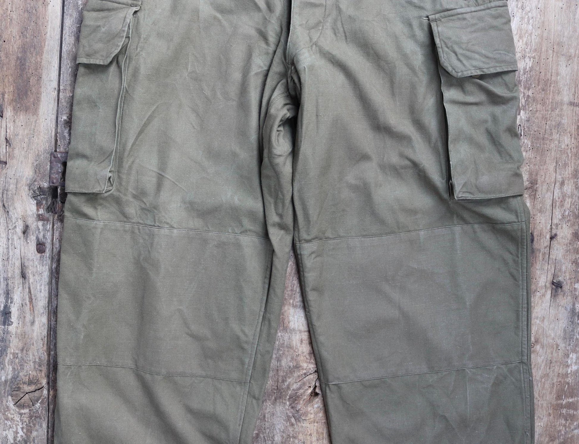 Vintage French workwear trousers cargo pants M47 M-47 khaki green 1940s 1950s cotton overalls army military 37” x 31” work chore