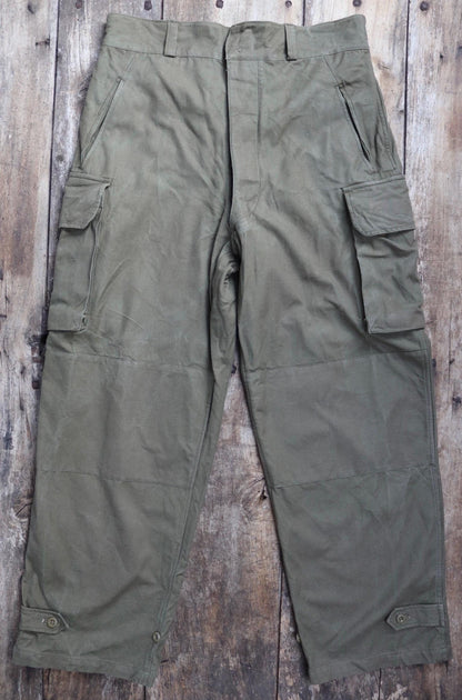 Vintage French workwear trousers cargo pants M47 M-47 khaki green 1940s 1950s cotton overalls army military 37” x 31” work chore