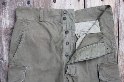 Vintage French military workwear trousers - 1940s 50s cargo pants - M47 - French khaki green cotton army overalls - 35” x 29”