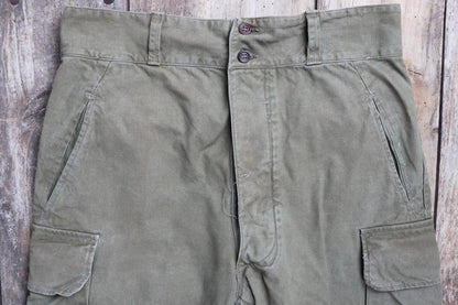 Vintage French workwear trousers cargo pants M47 M-47 French khaki green cotton overalls army military 35” x 29” 1940s 1950s work chore