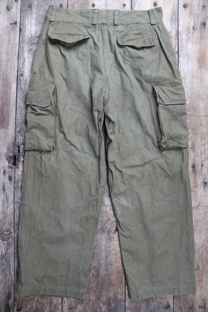 Vintage French workwear trousers cargo pants M47 M-47 French khaki green cotton overalls army military 35” x 30” 1940s 1950s work chore