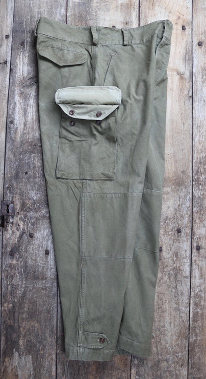 Vintage French military workwear trousers - 1940s 50s cargo pants - M47 army overalls - khaki green cotton - 37” x 29”
