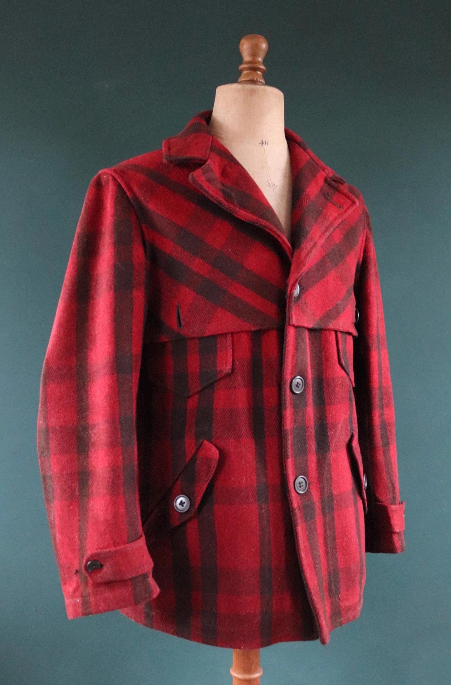 Vintage 1930s 30s 1940s 40s red black plaid JC Penney buffalo plaid wool hunting mackinaw jacket 45” chest workwear work chore logger