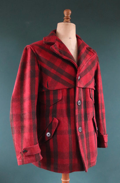 Vintage 1930s 30s 1940s 40s red black plaid JC Penney buffalo plaid wool hunting mackinaw jacket 45” chest workwear work chore logger