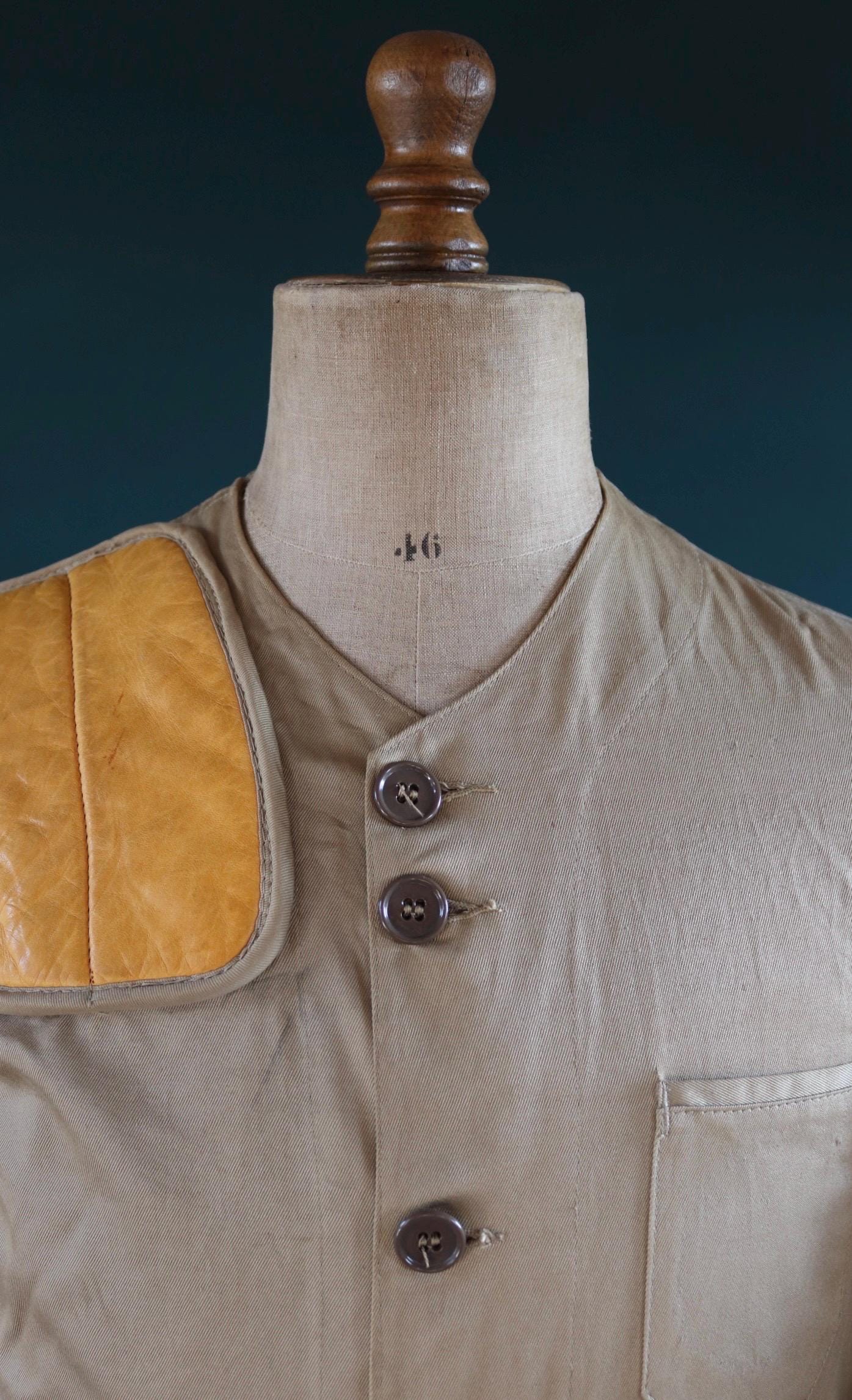 Vintage 1950s 60s shooting jacket - 10-X hunting rifle - 39” chest - half belt action back