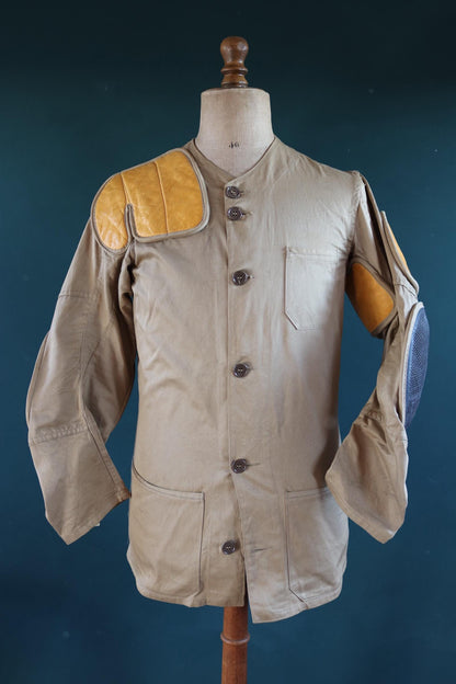 Vintage 1950s shooting jacket - 1960s workwear - 10-X hunting rifle - 39” chest - half belt action back