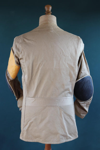 Vintage 1950s shooting jacket - 1960s workwear - 10-X hunting rifle - 39” chest - half belt action back