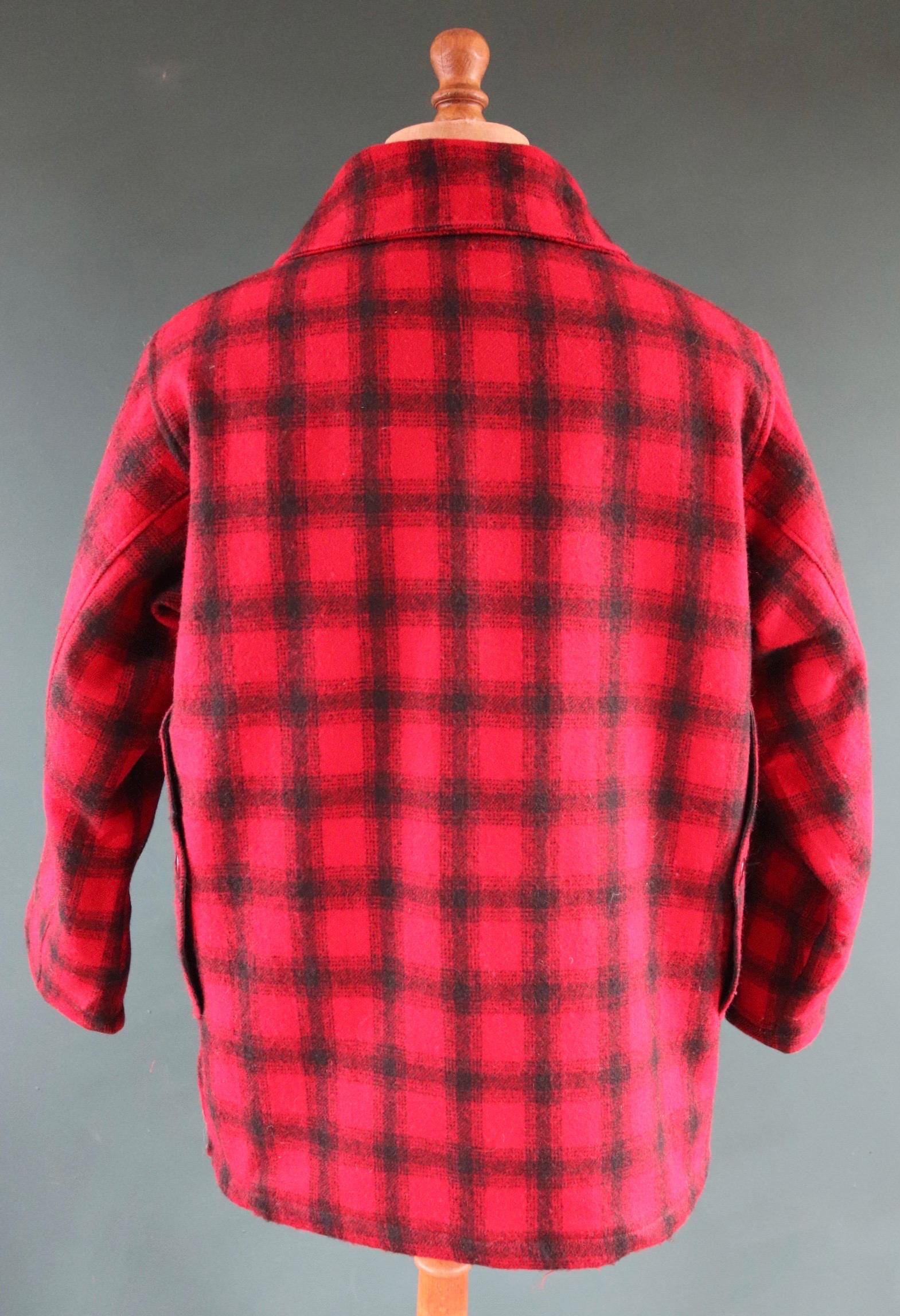 Vintage 1970s 70s 1980s 80s red black plaid Woolrich buffalo wool hunting mackinaw jacket 48” chest workwear work chore checked