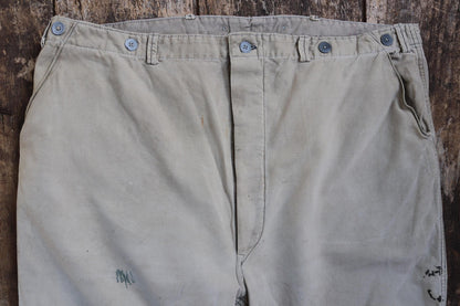Vintage 1940s 40s 1950s 50s Swedish military cotton twill utility field trousers pants workwear work chore buckle cinch back 41” x 27”