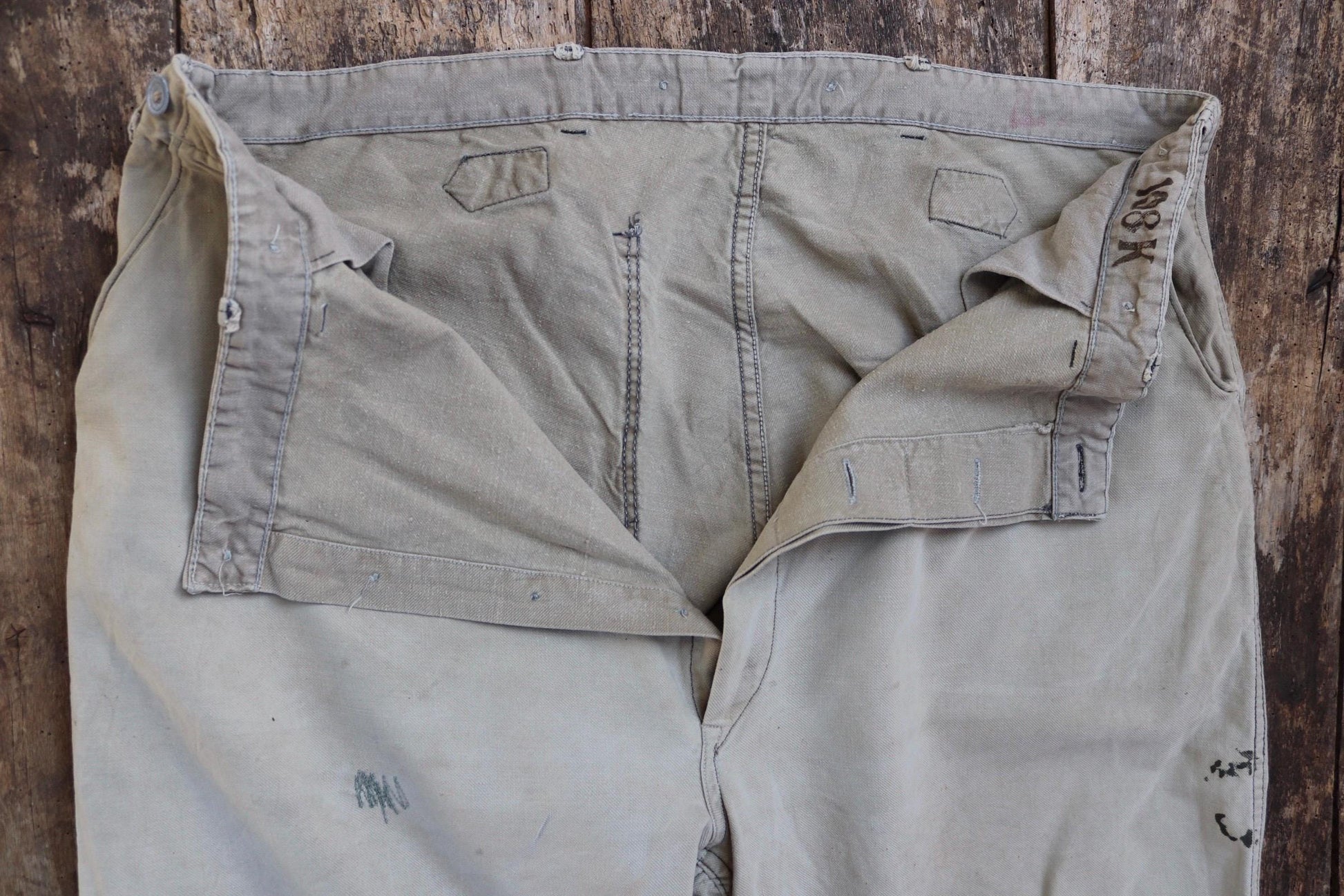 Vintage 1940s 40s 1950s 50s Swedish military cotton twill utility field trousers pants workwear work chore buckle cinch back 41” x 27”