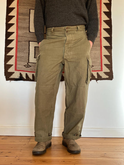 Vintage French workwear trousers cargo pants M47 M-47 khaki green cotton overalls army military 35” x 27” 1940s 1950s work chore